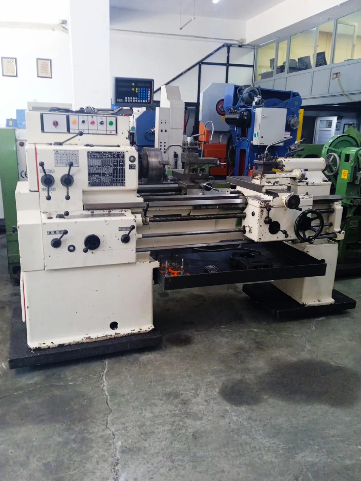 TOS Trencin Torna Tezgahı 500x1000 Mm