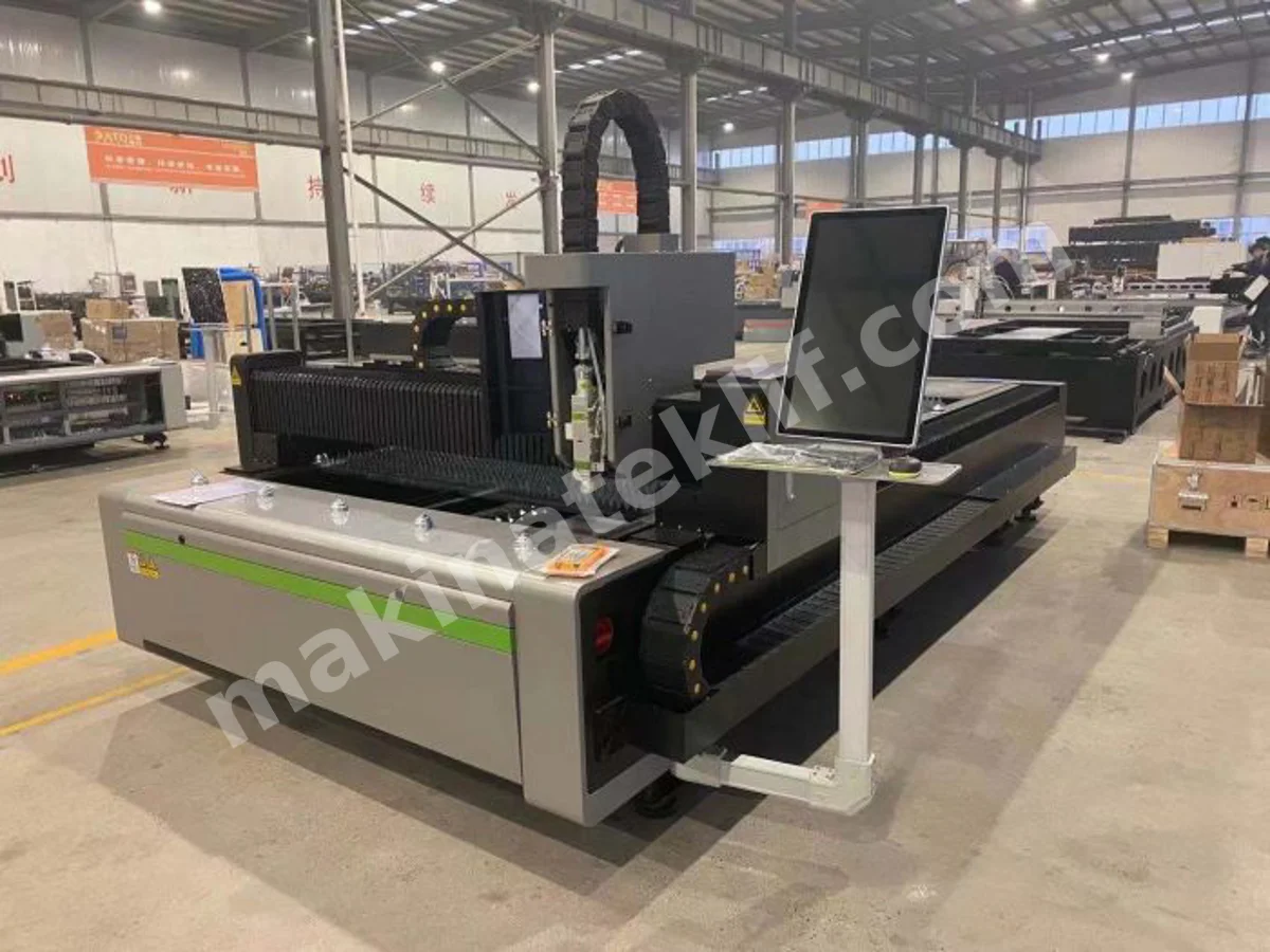 Unilaser 150x300 6kw Kapalı Kasa Döner Tablalı Fiber Lazer Kesim Makinası