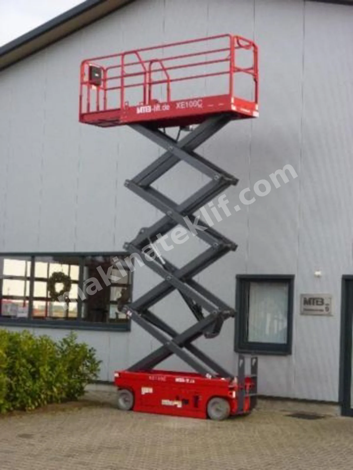 Mantall Xe 100C 10 Metre Akülü Makaslı Platform