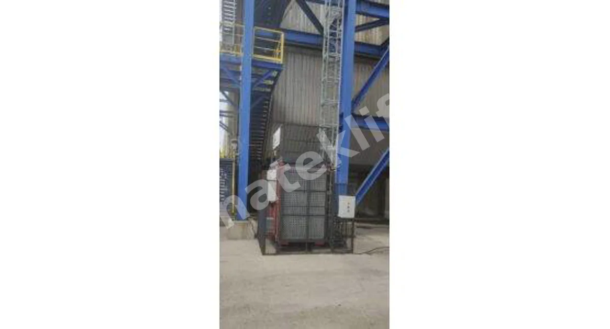 1500DH Personnel and Goods Elevator