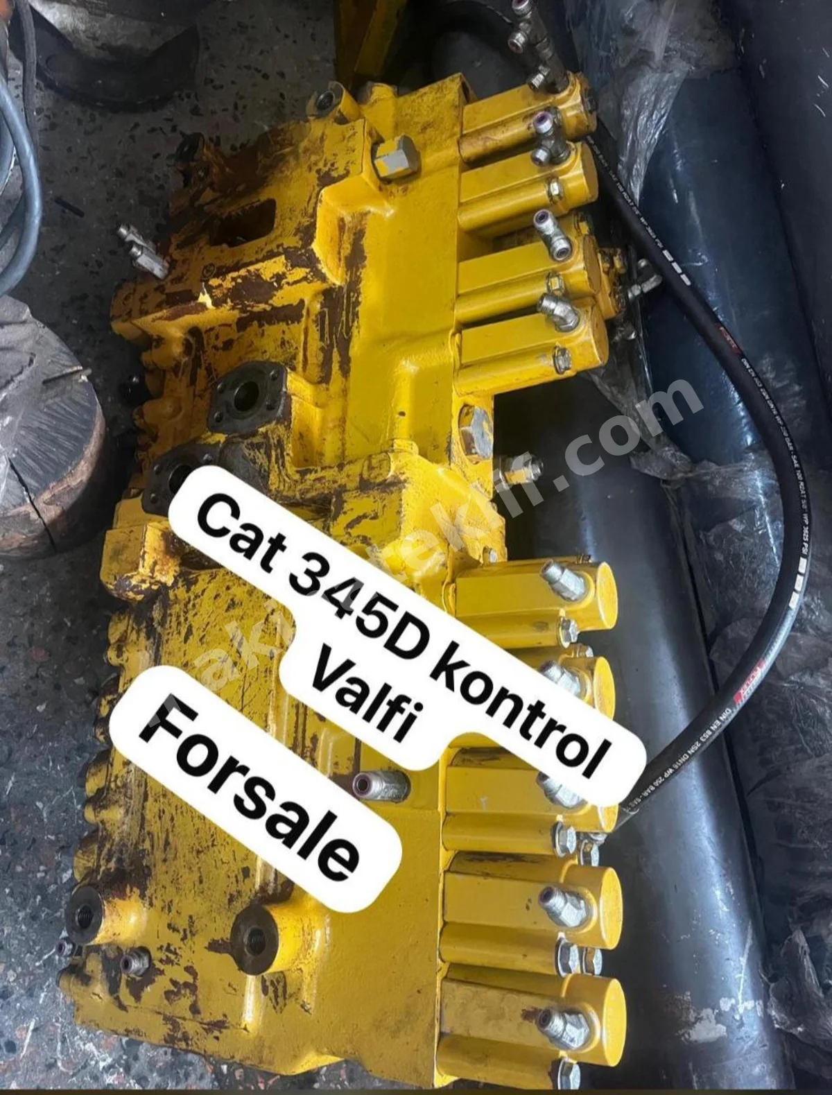 Caterpillar 345D Used Original Control Valve